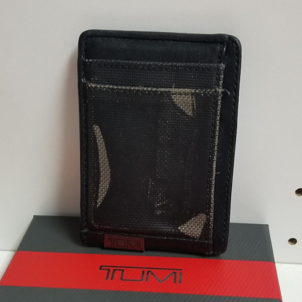 Tumi Wallet